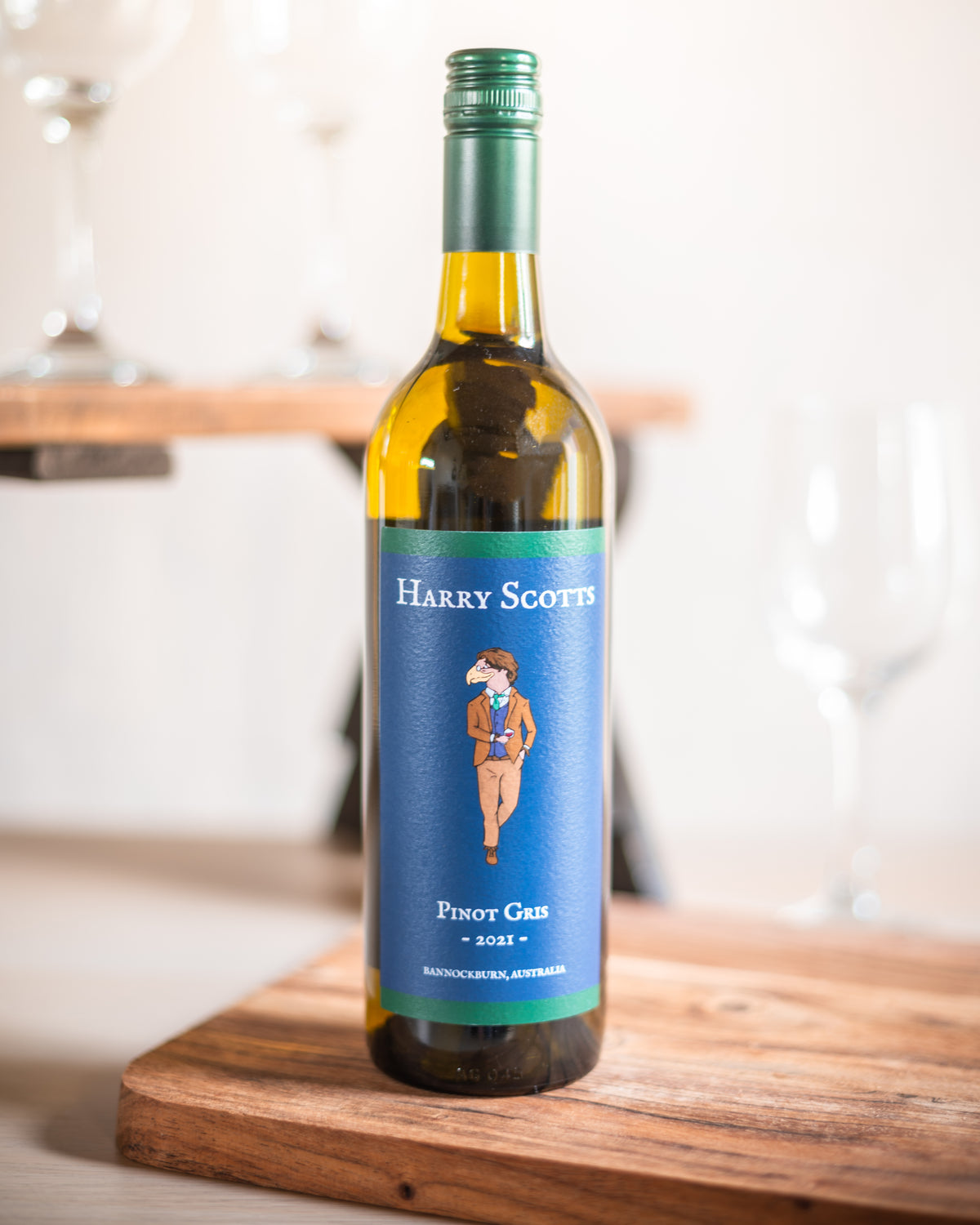 2021 Harry Scotts Pinot Gris bottle